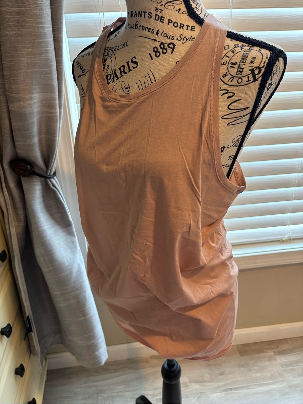 Under Armour Women's Blush Pink Scoop Neck Tank nwt